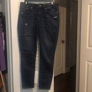 EUC Yummie Distressed stretch ankle jeans 👖
